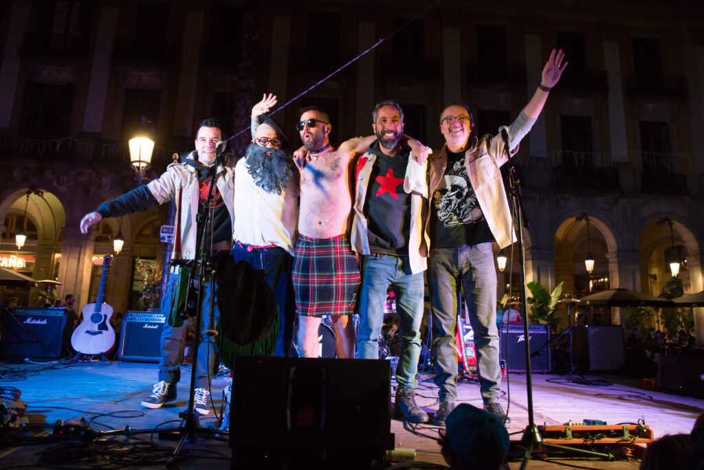 Punkgrossos - Concert a la Plaça Reial - Comiat Fest - Contrabandafm 
Fotos by Marta Jordi